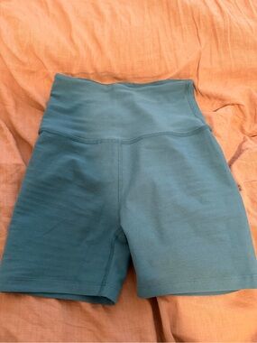 Beyond yoga shorts size small